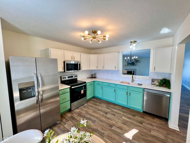 6884 N Laredo Drive, Mccordsville, IN 46055