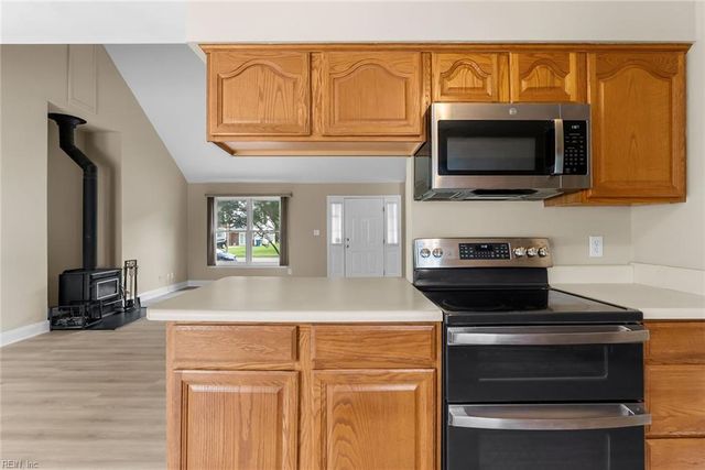 317 Spurlane CIR, Chesapeake, VA 23322