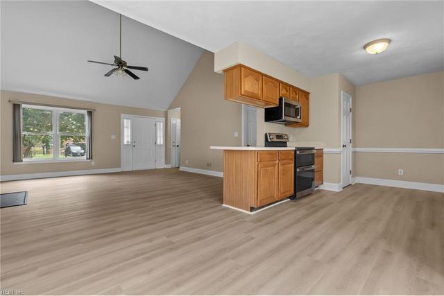 317 Spurlane CIR, Chesapeake, VA 23322