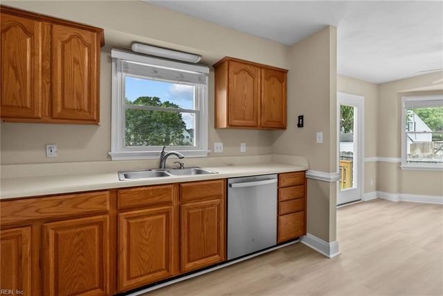317 Spurlane CIR, Chesapeake, VA 23322