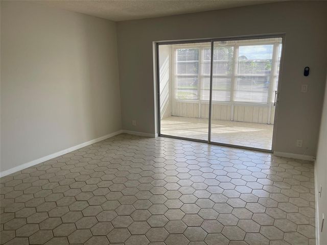 1005 Country Club Drive 205, Margate, FL 33063