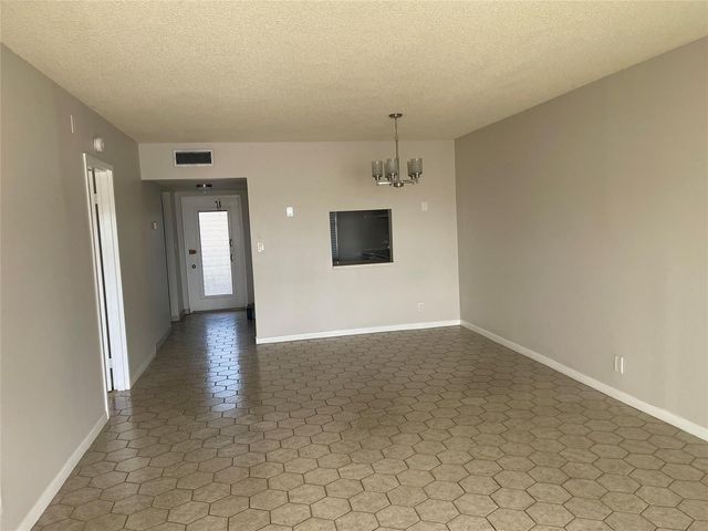 1005 Country Club Drive 205, Margate, FL 33063