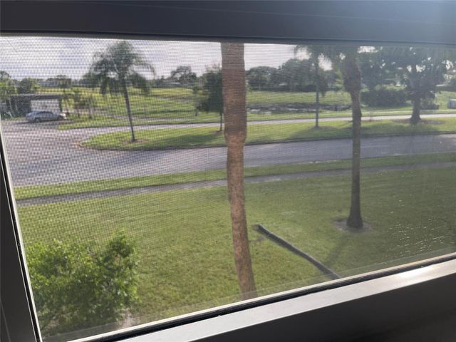 1005 Country Club Drive 205, Margate, FL 33063