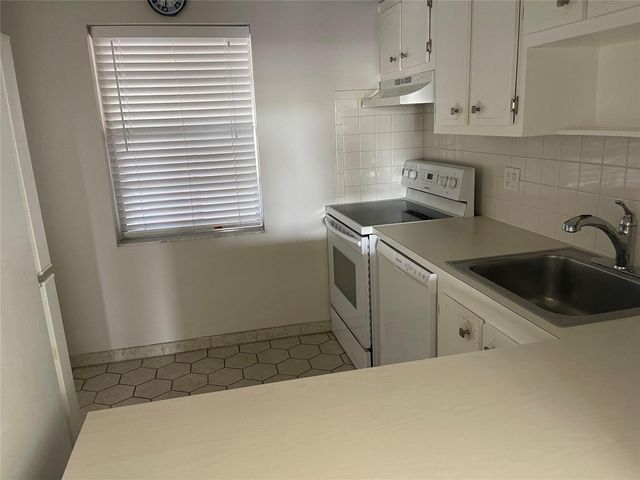 1005 Country Club Drive 205, Margate, FL 33063