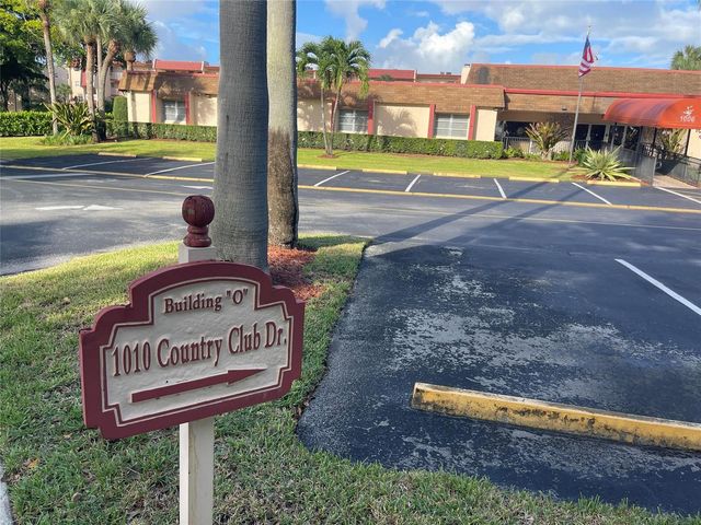 1005 Country Club Drive 205, Margate, FL 33063
