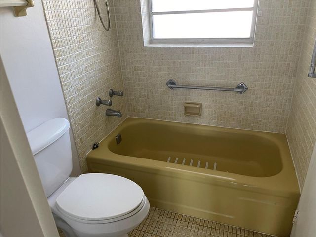 1005 Country Club Drive 205, Margate, FL 33063