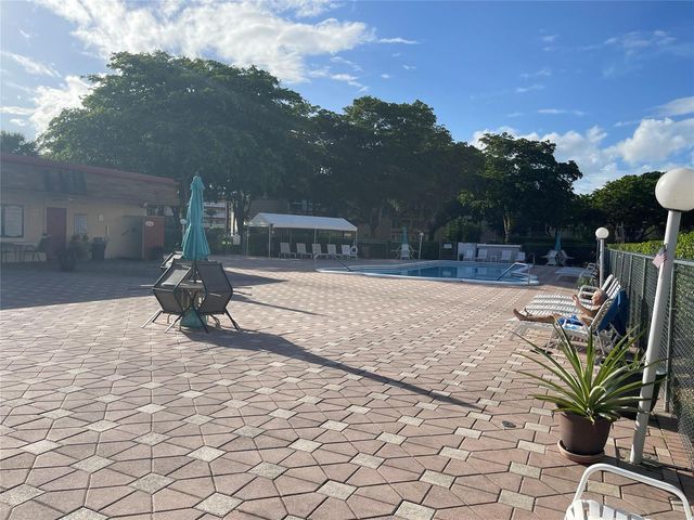 1005 Country Club Drive 205, Margate, FL 33063