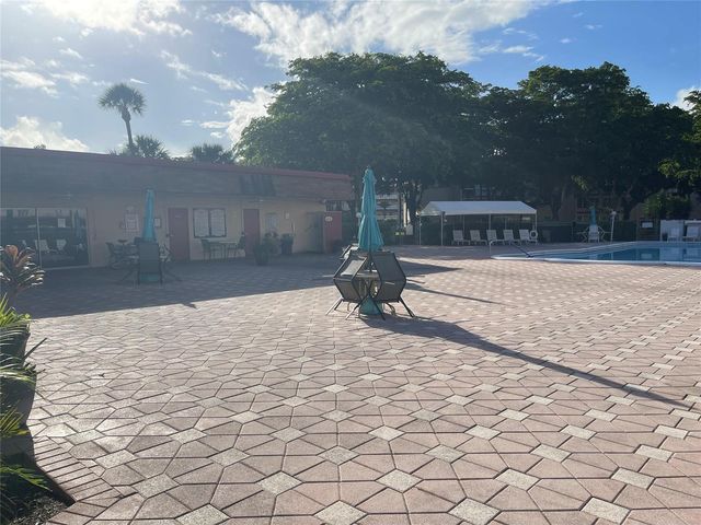 1005 Country Club Drive 205, Margate, FL 33063