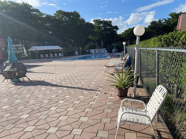 1005 Country Club Drive 205, Margate, FL 33063