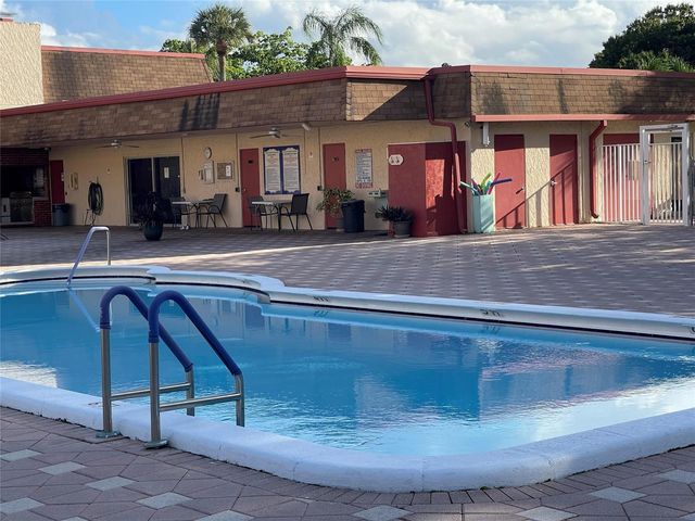 1005 Country Club Drive 205, Margate, FL 33063