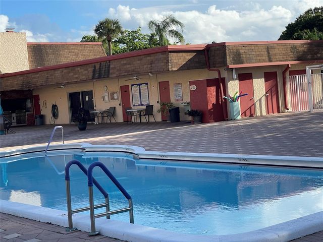 1005 Country Club Drive 205, Margate, FL 33063