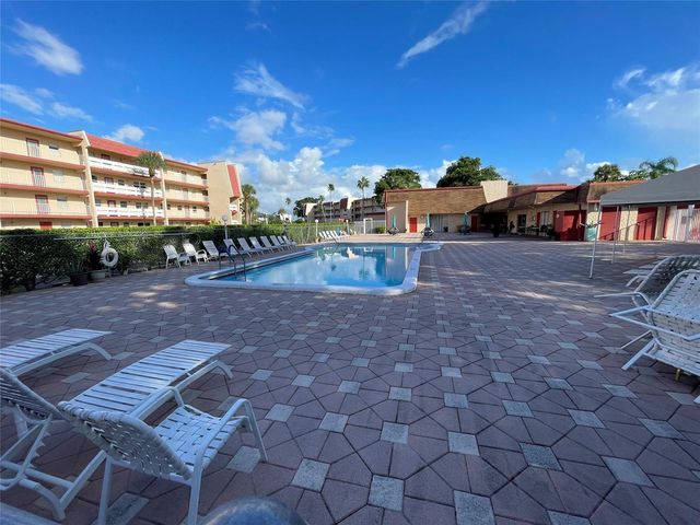1005 Country Club Drive 205, Margate, FL 33063