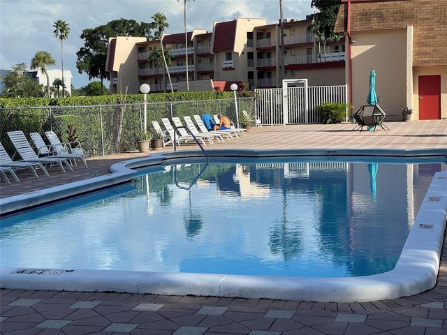 1005 Country Club Drive 205, Margate, FL 33063