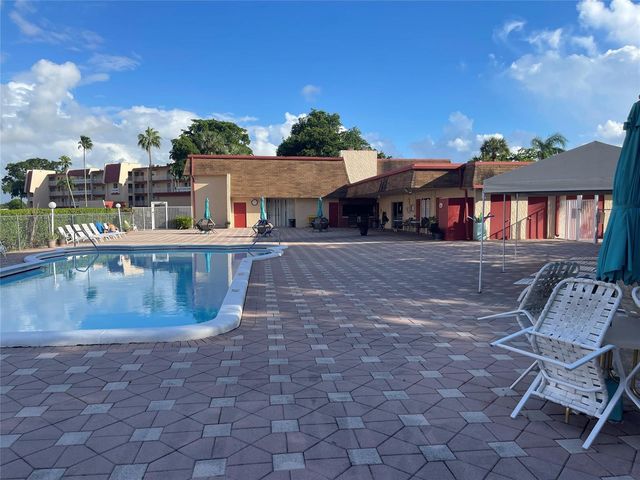 1005 Country Club Drive 205, Margate, FL 33063