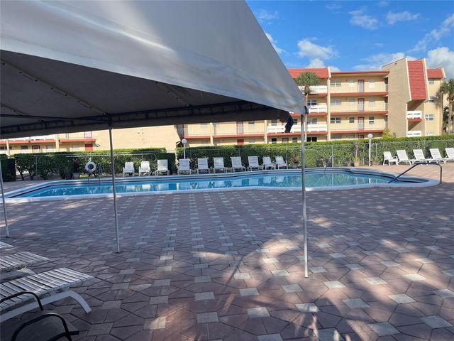 1005 Country Club Drive 205, Margate, FL 33063