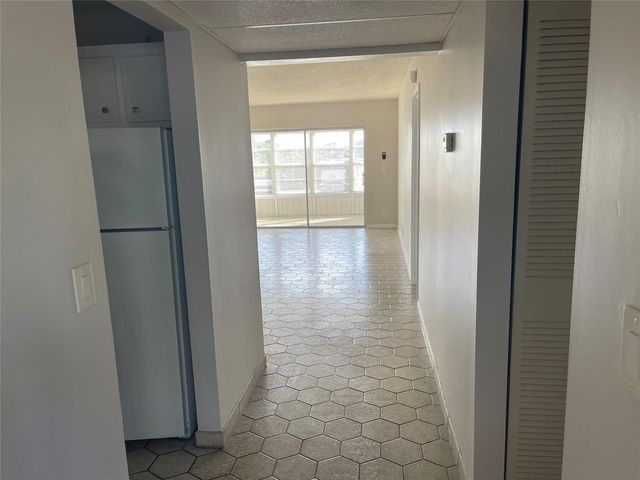 1005 Country Club Drive 205, Margate, FL 33063