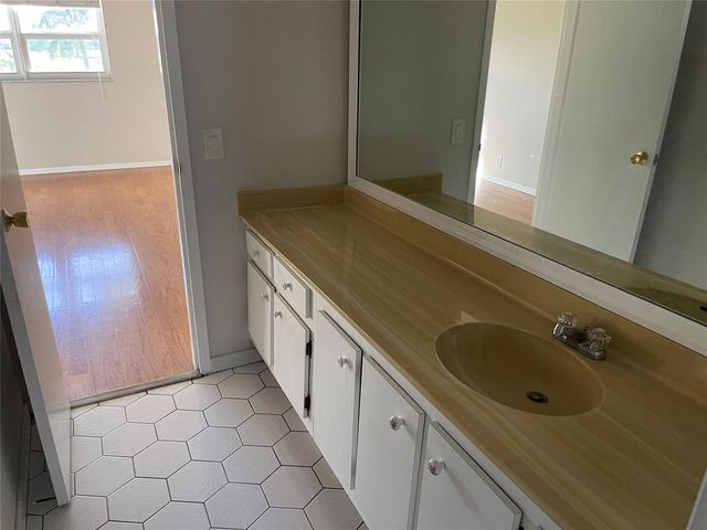 1005 Country Club Drive 205, Margate, FL 33063