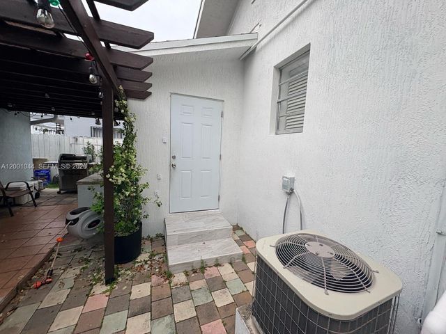 314 SW 10th Ave 2, Miami, FL 33130