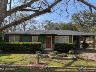2233 5th Avenue, Gulfport, MS 39501