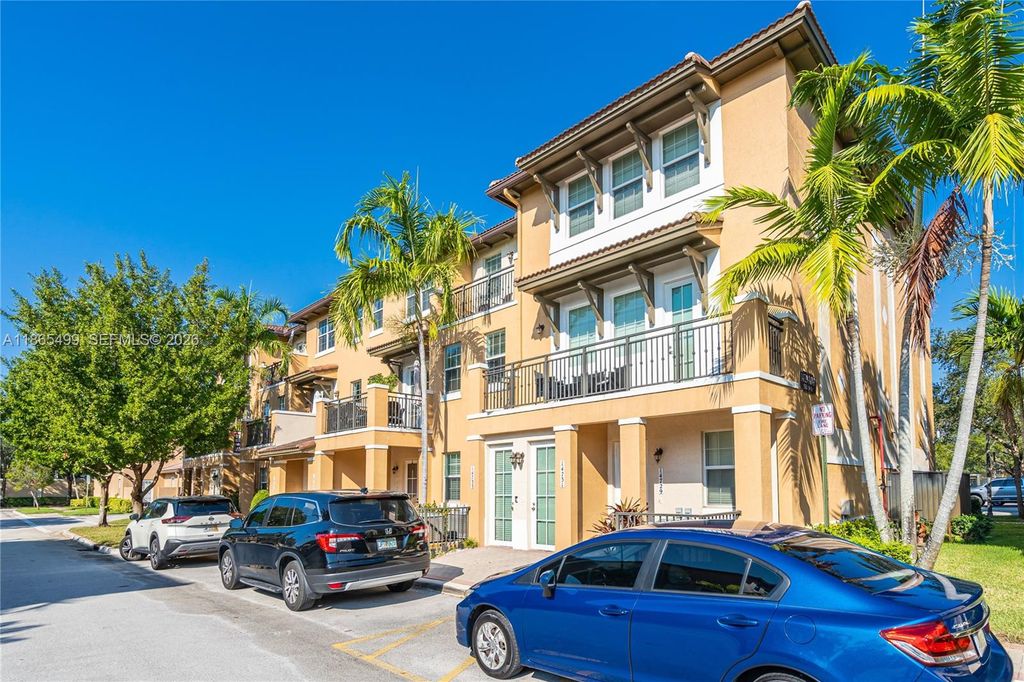14749 SW 9th St 3110, Pembroke Pines, FL 33027
