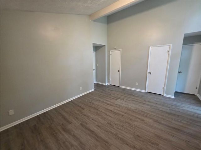 5085 Rock Glen Dr, Stone Mountain, GA 30088