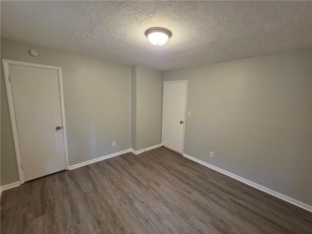 5085 Rock Glen Dr, Stone Mountain, GA 30088