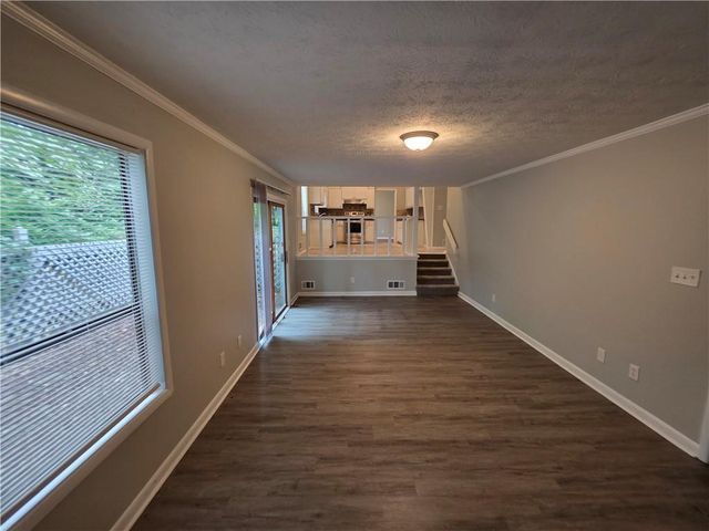 5085 Rock Glen Dr, Stone Mountain, GA 30088
