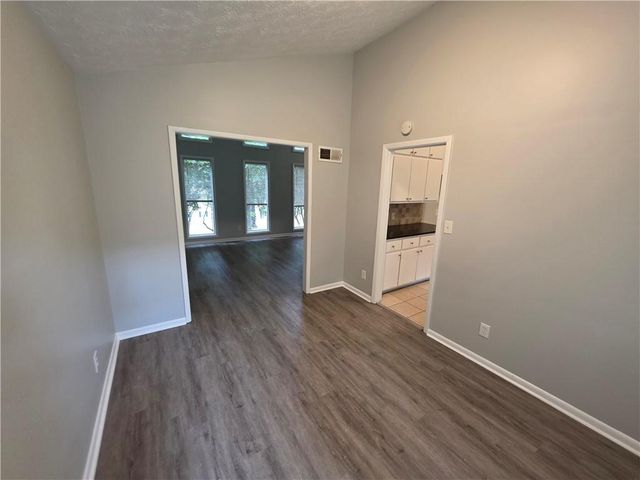 5085 Rock Glen Dr, Stone Mountain, GA 30088
