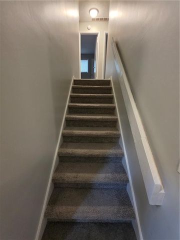 5085 Rock Glen Dr, Stone Mountain, GA 30088