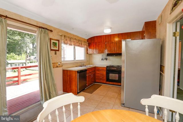 204 MILDRED CT, Mount Laurel, NJ 08054