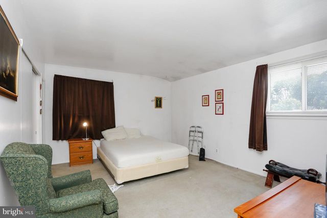 204 MILDRED CT, Mount Laurel, NJ 08054