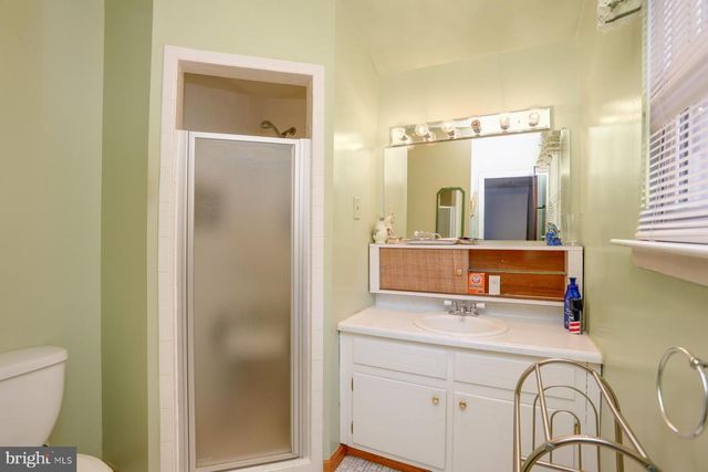 204 MILDRED CT, Mount Laurel, NJ 08054