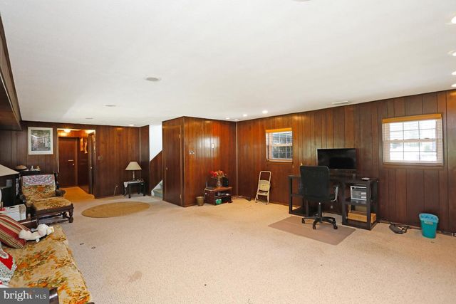204 MILDRED CT, Mount Laurel, NJ 08054