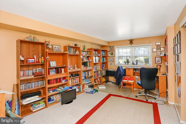 204 MILDRED CT, Mount Laurel, NJ 08054