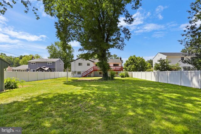 204 MILDRED CT, Mount Laurel, NJ 08054