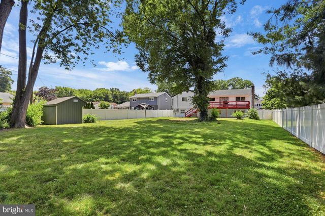 204 MILDRED CT, Mount Laurel, NJ 08054