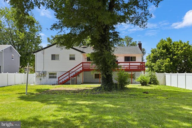 204 MILDRED CT, Mount Laurel, NJ 08054