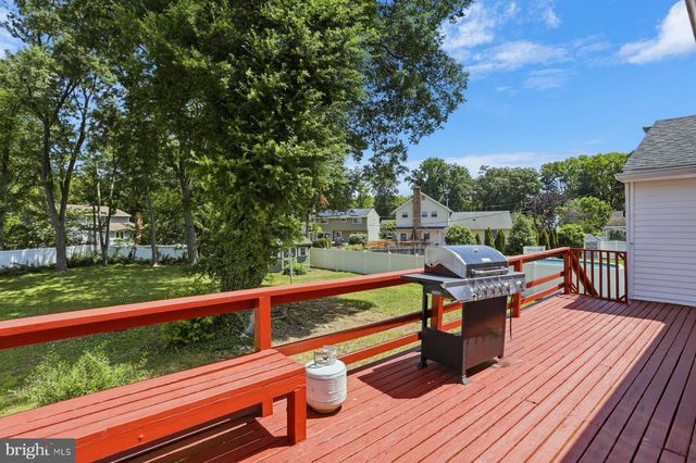 204 MILDRED CT, Mount Laurel, NJ 08054