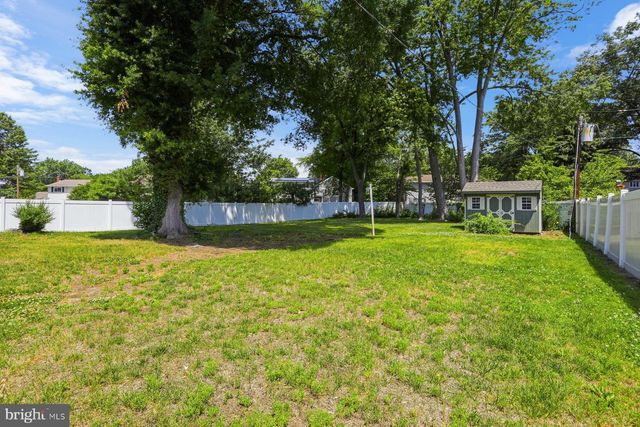 204 MILDRED CT, Mount Laurel, NJ 08054