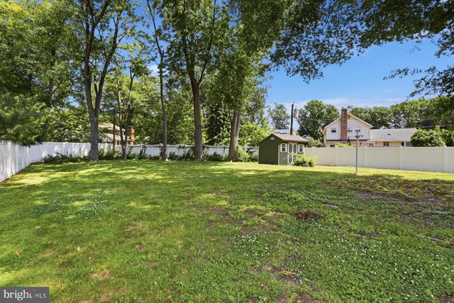 204 MILDRED CT, Mount Laurel, NJ 08054