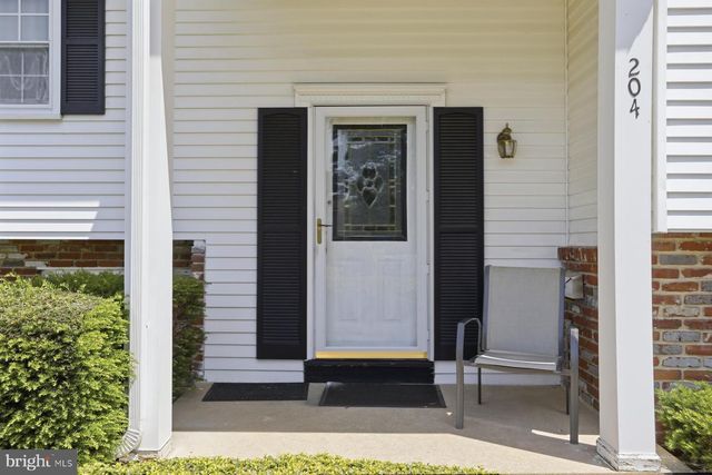 204 MILDRED CT, Mount Laurel, NJ 08054