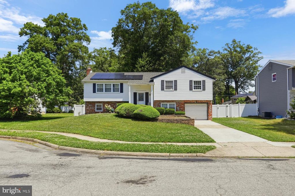 204 MILDRED CT, Mount Laurel, NJ 08054