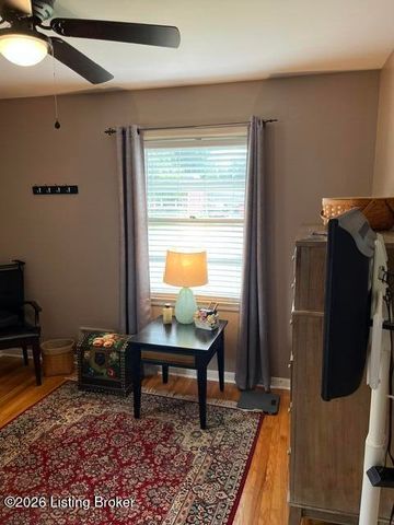 3827 Chatham Rd, Louisville, KY 40218