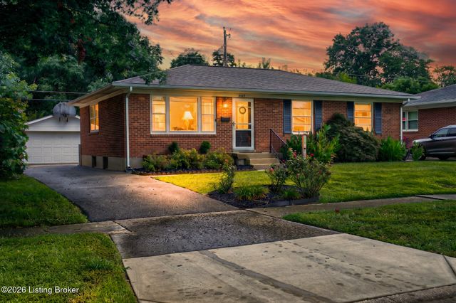 3827 Chatham Rd, Louisville, KY 40218