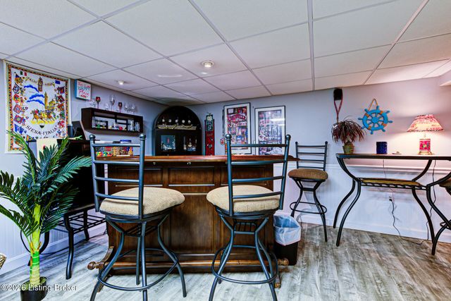3827 Chatham Rd, Louisville, KY 40218