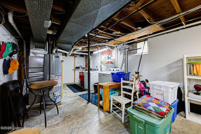 3827 Chatham Rd, Louisville, KY 40218