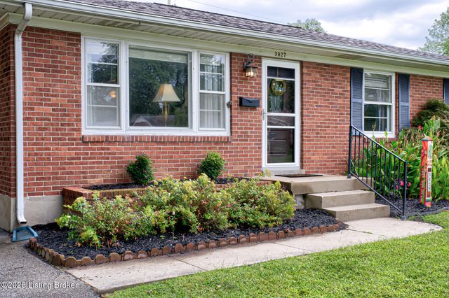 3827 Chatham Rd, Louisville, KY 40218