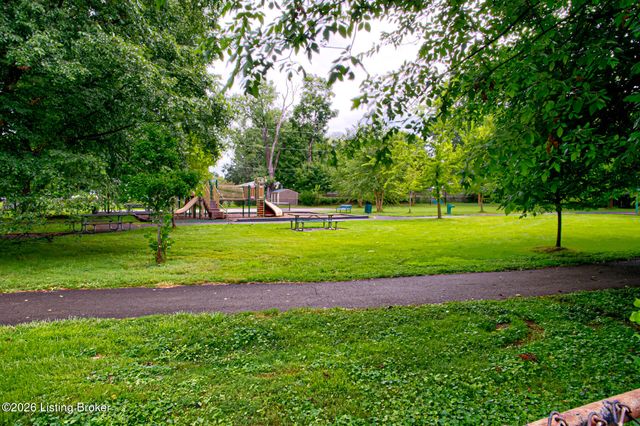 3827 Chatham Rd, Louisville, KY 40218