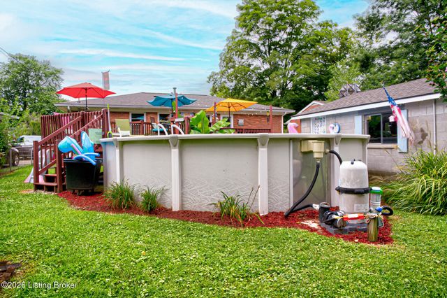 3827 Chatham Rd, Louisville, KY 40218