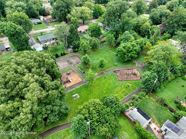 3827 Chatham Rd, Louisville, KY 40218